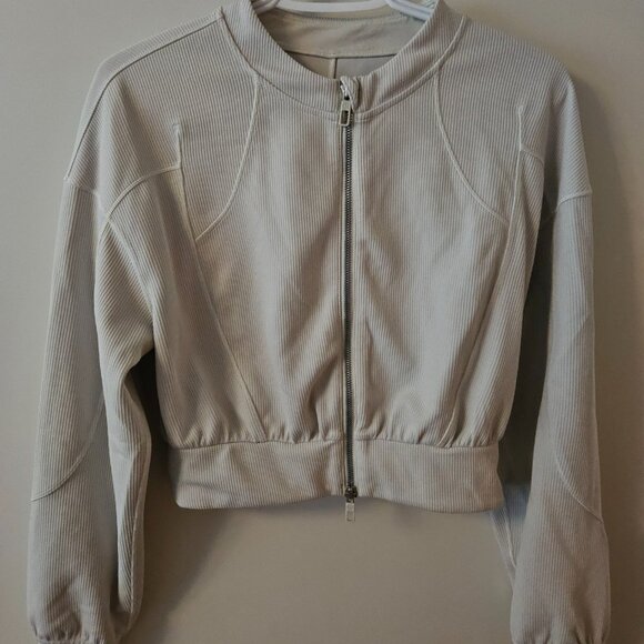 Lululemon Ribbed Softstreme Cropped Jacket Size 6 Bone - Picture 2 of 5